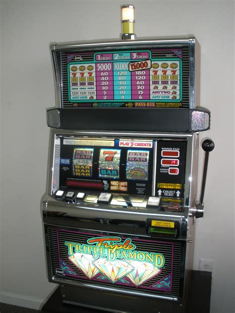 Triple Diamond Slot Game by IGT .